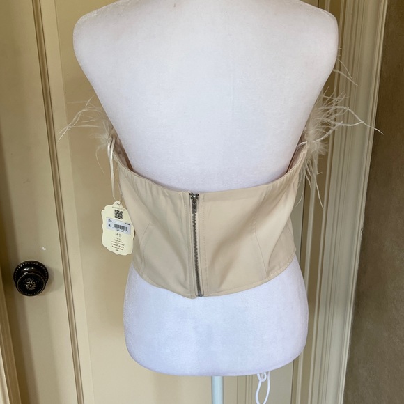 Large strapless feather accent bustier - Picture 4 of 7